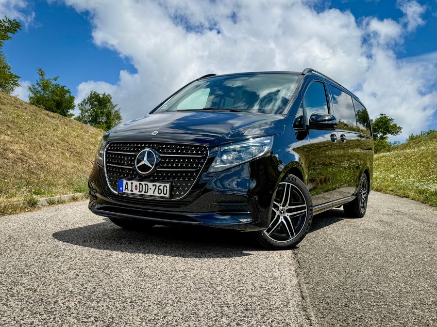 Luxus SUV helyett Luxus busz: A megújult Mercedes-Benz V 300 d 4MATIC - Mobility -  - 