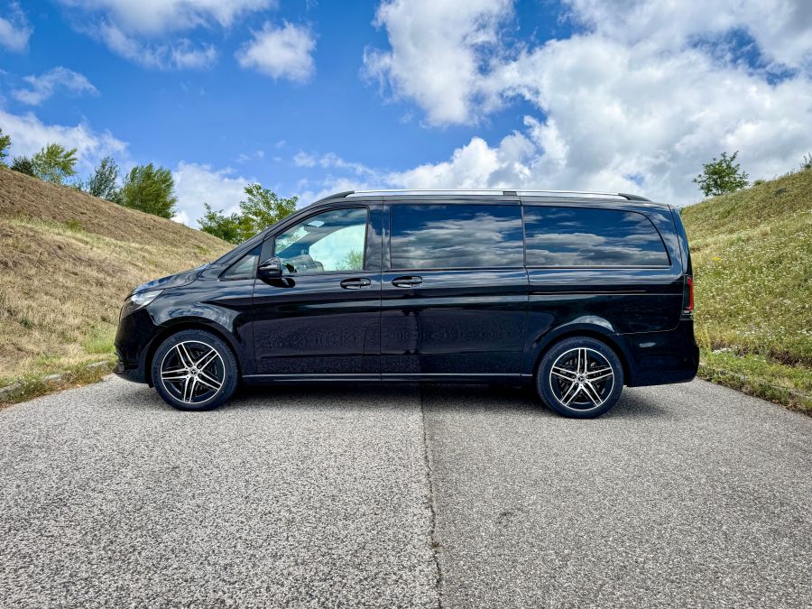 Luxus SUV helyett Luxus busz: A megújult Mercedes-Benz V 300 d 4MATIC - Mobility -  - 