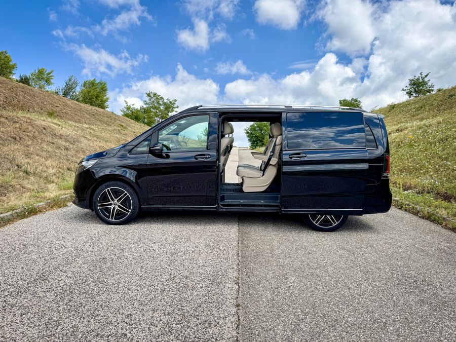 Luxus SUV helyett Luxus busz: A megújult Mercedes-Benz V 300 d 4MATIC - Mobility -  - 