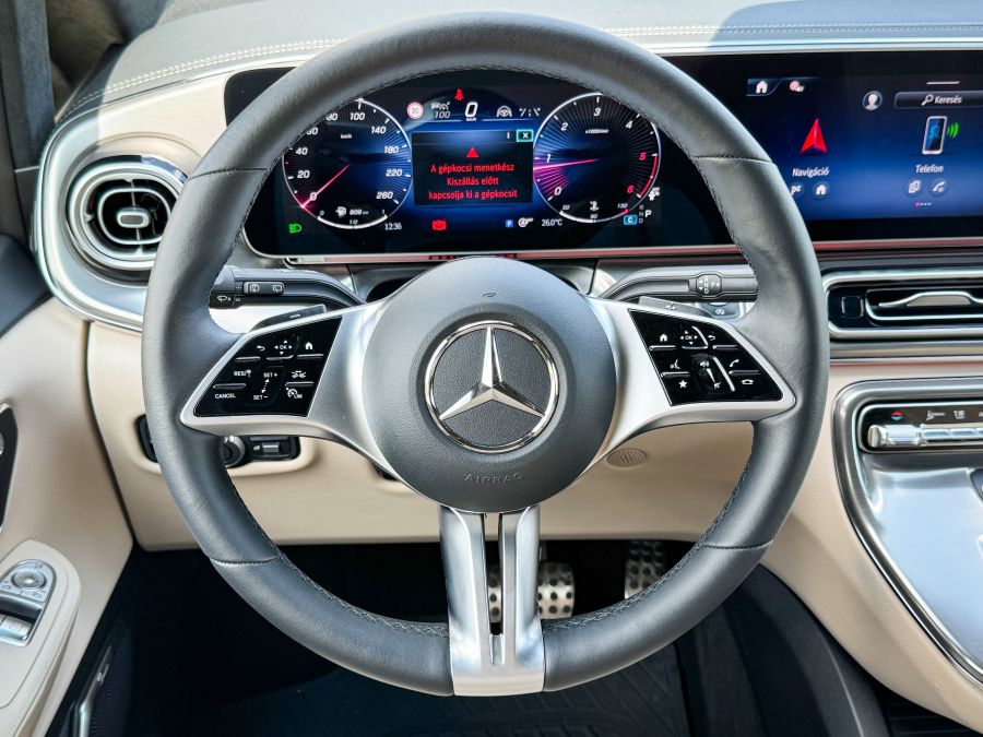 Luxus SUV helyett Luxus busz: A megújult Mercedes-Benz V 300 d 4MATIC - Mobility -  - 