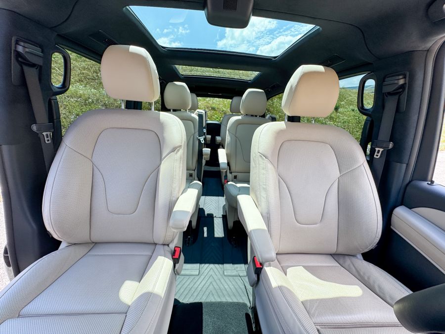 Luxus SUV helyett Luxus busz: A megújult Mercedes-Benz V 300 d 4MATIC - Mobility -  - 