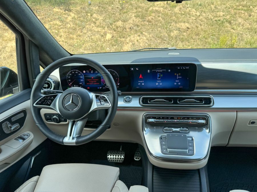 Luxus SUV helyett Luxus busz: A megújult Mercedes-Benz V 300 d 4MATIC - Mobility -  - 