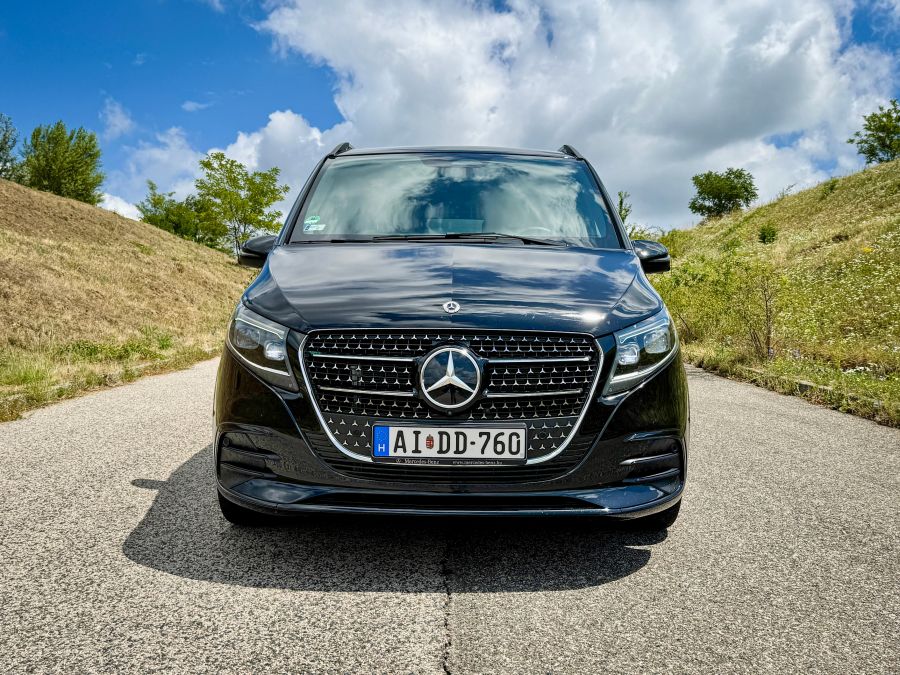 Luxus SUV helyett Luxus busz: A megújult Mercedes-Benz V 300 d 4MATIC - Mobility -  - 