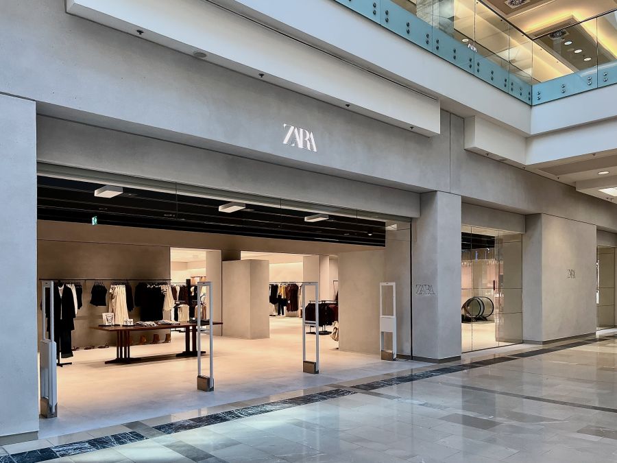 A legnagyobb hazai üzleteit nyitotta meg a Zara és a Stradivarius az Arena Mallban - DIVAT&STÍLUS - Hírek  - Arena Mall, Stradivarius, Tous, Üzletek, Zara, 