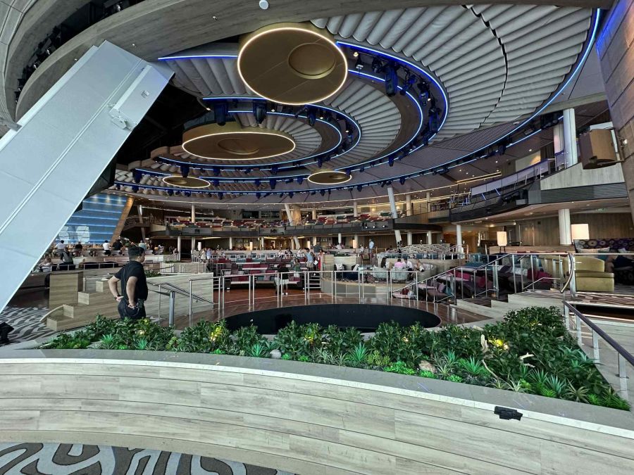 Sosem látott csúcstechnológia a Royal Caribbean hajóján: itt az élő digitális színház - STYLELIFE - Utazás - hajóutak, odyssey of the seas, royal caribbean, 