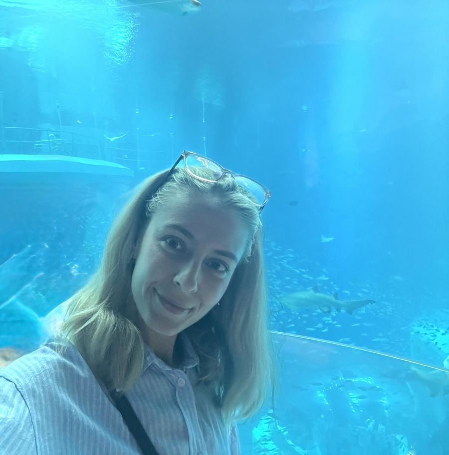 Mindenhol otthon :  A történet ahol én kezdődöm, avagy az első lélegzet idegen földön - KERESD A NŐT  -  - 