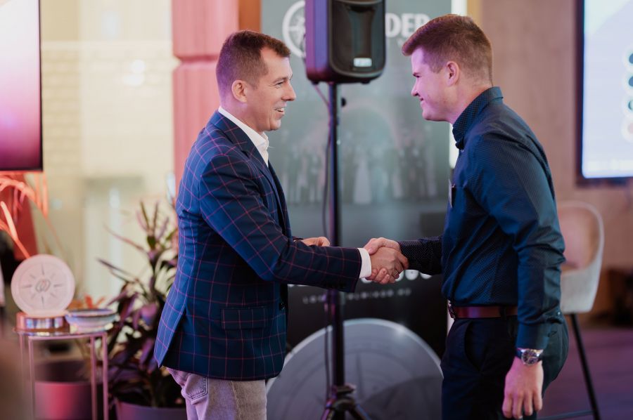 Magyar cégvezetők, akik válságban is képesek növekedni - STYLENEWS - Rendezvények - bizalmi kör, Dr. Csorbai Hajnalka, Gangel Péter%2C, opten, 