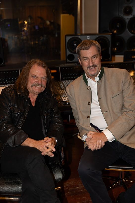 Bajorország miniszterelnöke, Dr. Markus Söder köszöntötte Leslie Mandokit a Red Rock stúdiójában - STYLENEWS - Aktuális - Leslie Mandoki, Mandoki, mandoki soulmates, 