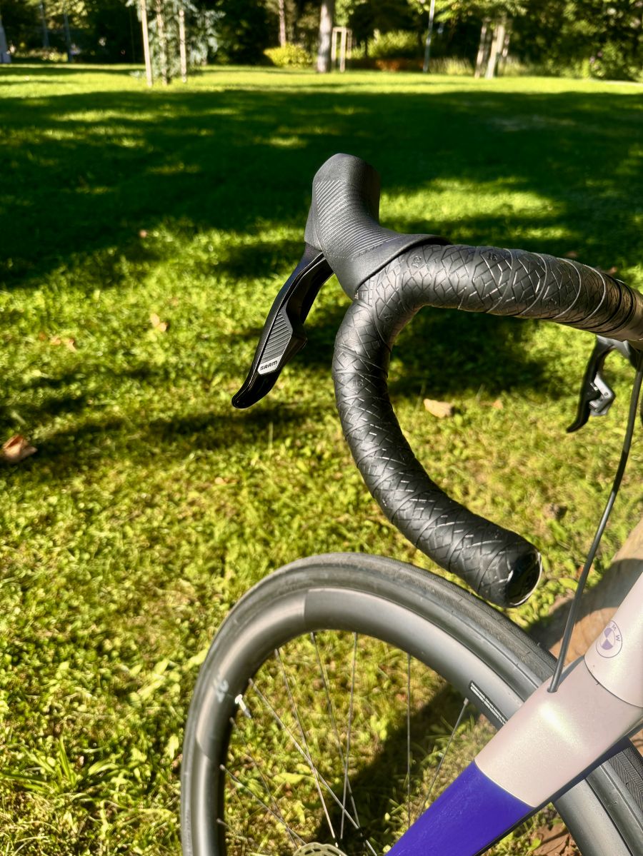 A bajor és az olasz találkozik - BMW 3T Gravel Electric - STYLENEWS - Mobility - BMW 3T gravel teszt, BMW e-bike teszt, BMW elektromos kerékpár teszt, 