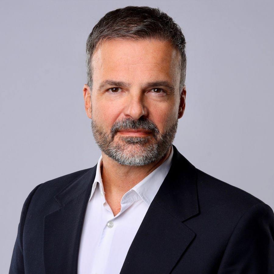 Üzleti fotózás a marketingstratégia szolgálatában – Maklári Tót Attila és képei, amelyek új dimenziót nyitnak a vizuális kommunikációban - STYLENEWS -  - céges arculat fotó, fotózás, időtálló üzleti portré, Maklári Tót Attila, MTAphoto STUDIO, portré fotózás, üzleti fotó, üzleti portré, 