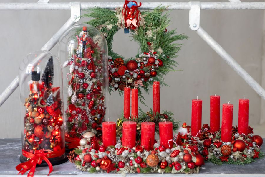 Makány Márta és Mezőffy Tamás karácsonyi kollaborációja - DIVAT&STÍLUS - Hírek  - Alíz Csodaországban – Pasztell őrület, Diótörő – Karácsony szíve, Jégvarázs – Hófehér csoda, Makány Márta Jancsi és Juliska – Mézeskalács varázsa, 