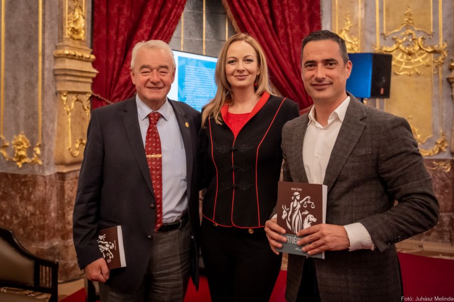 Közös ügyünk az állatvédelem – portréinterjú  Dr. Vetter Szilviával - KERESD A NŐT  -  - 