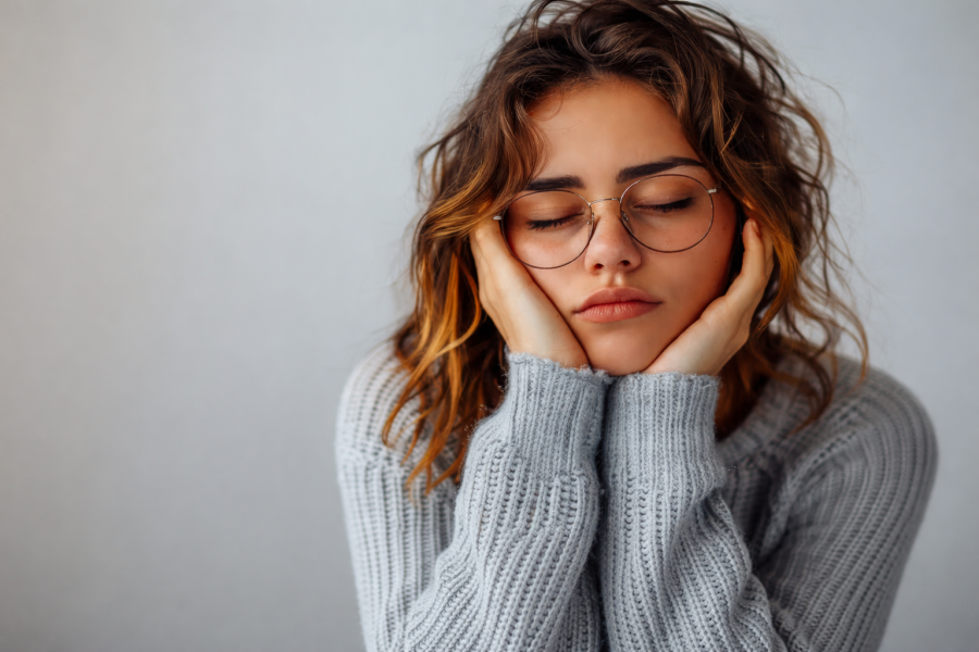 3 jel, hogy túl sok mindent tartasz magadban - KERESD A NŐT  - Lélekhangok - belső feszültség, érzelmi túlterheltség, kimondatlan érzések, lelki kimerültség, 