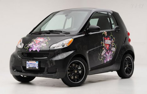 Cukiság: Ed Hardy tupírozza fel a Smartot -  -  - Audigier, Christian, Christian Audigier, kisautó, smart, tuning, városi, 