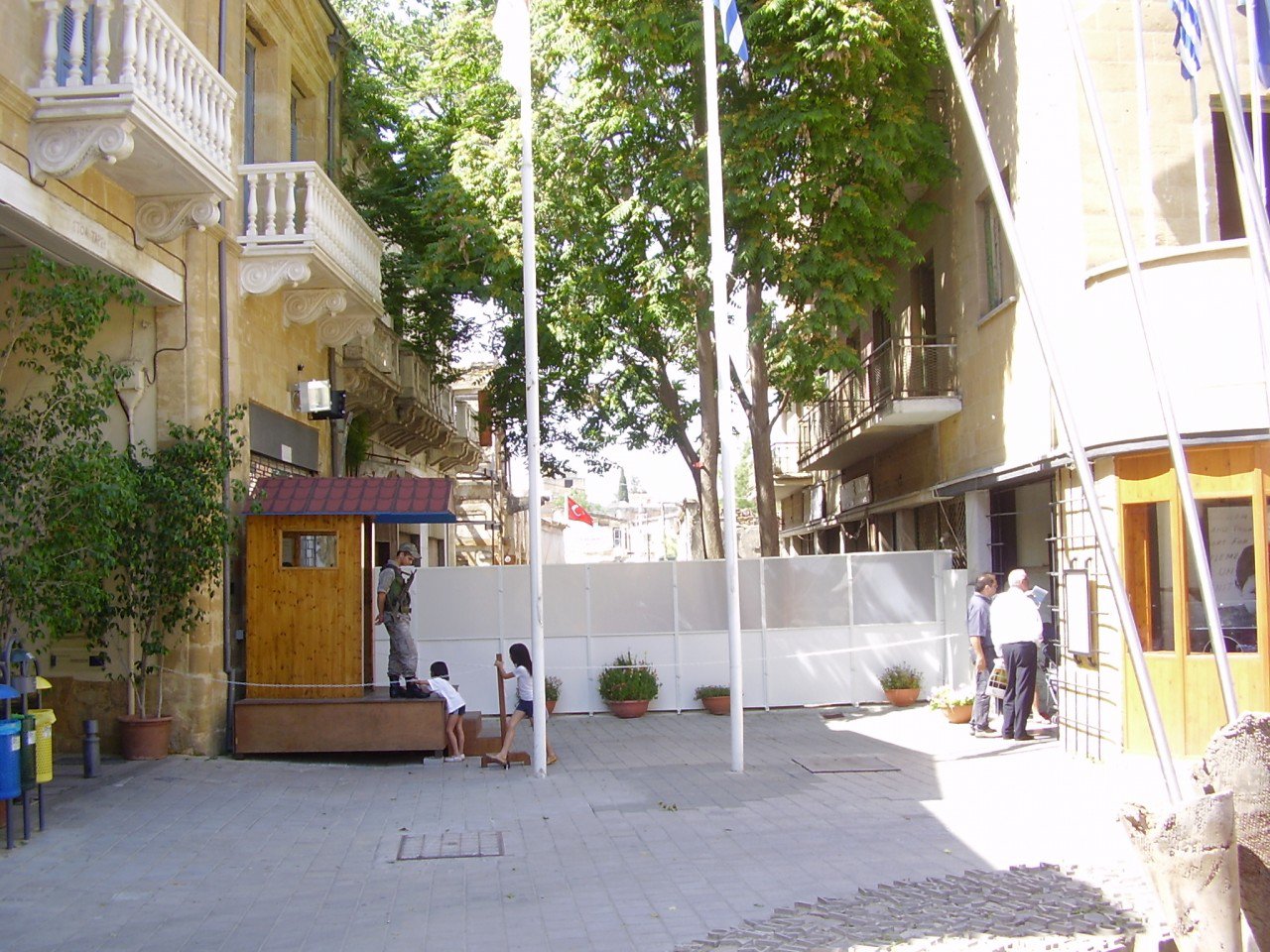 Szigorúan őrzött határok - Fesztelen mindennapok -  - Ceuta, Ciprus, ciszjordánia, Észak-Írország, határ, Korea, Melilla, Mexikó, peace lines, USA, zöld vonal, 