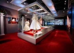 DIANA: a celebration -  -  - anglia, budapest, diana, divat, hercegnő, kiállítás, turné, walesi, 