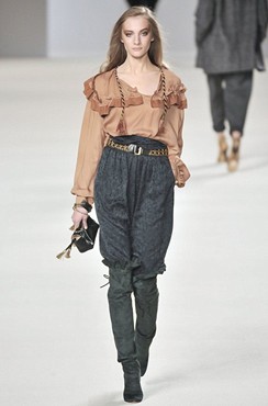 Párizsi divathét: Hannah MacGibbon, hanyag elegancia -  -  - Chloé, Hannah MacGibbon, kollekció, MacGibbon, Párizsi divathét, 