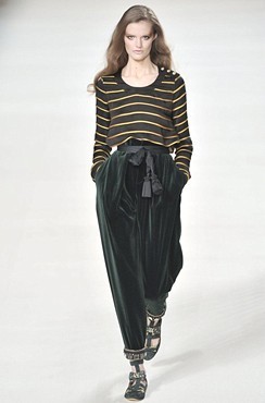 Párizsi divathét: Hannah MacGibbon, hanyag elegancia -  -  - Chloé, Hannah MacGibbon, kollekció, MacGibbon, Párizsi divathét, 