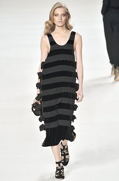 Párizsi divathét: Hannah MacGibbon, hanyag elegancia -  -  - Chloé, Hannah MacGibbon, kollekció, MacGibbon, Párizsi divathét, 