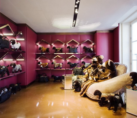 Megnyílt a Roberto Cavalli legújabb, párizsi butikja - Hírek  -  - Cavalli, divat, párizs, üzlet, 