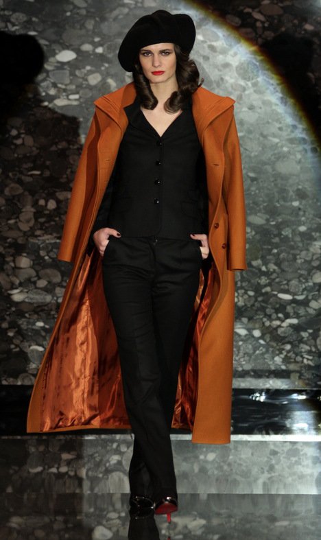 TOTHBORI Business - Look - Hírek  -  - Business Look, divat, divatbemutató, Toth Bori, üzletasszonyok, 