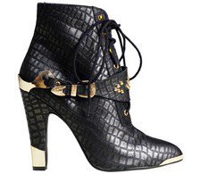 Maximalizálja az estélyi stílust - Hírek  -  - bross, csizma, ékkő, estélyi, estélyi stílus, H&M, karkötő, kesztyű, magas sarkű, sál, tűsarkú, tűsarok, 