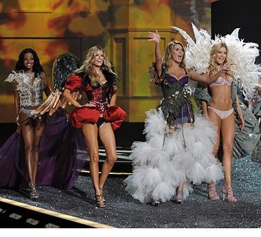 A 2009-es év legfontosabb külföldi díjátadói és divateseményei - Hírek  -  - 2009, bemutató, divat, események, kifutó, 