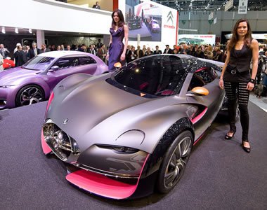 80. Nemzetközi Autószalon a mozgás és dinamika jegyében -  -  - 80. nemzetközi autószalon, alfa romeo, audi, kiállítás, mercedes, mini, peugeot, porsche, 