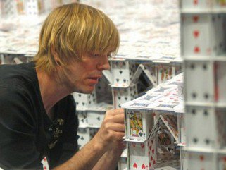 Kártyavár világrekord: kínai hotel 218 ezer lapból - Fesztelen mindennapok -  - Bryan Berg, hotel, Kártyavár, Venetian Macau, világrekord, 