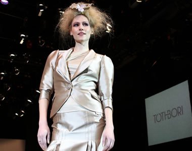 Florissima 2010 tavasz/nyár bemutatója a Millenárison - Hírek  -  - divatesemény, Florissima divatbemutató, kollekció, Tóth Bori, 