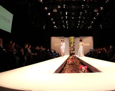Florissima 2010 tavasz/nyár bemutatója a Millenárison - Hírek  -  - divatesemény, Florissima divatbemutató, kollekció, Tóth Bori, 