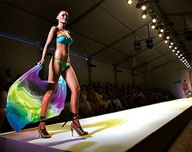 Bikini-show 2010. - Hírek  -  - Cosmopolitan Bikini Show, divat esemény, divatbemutató, 