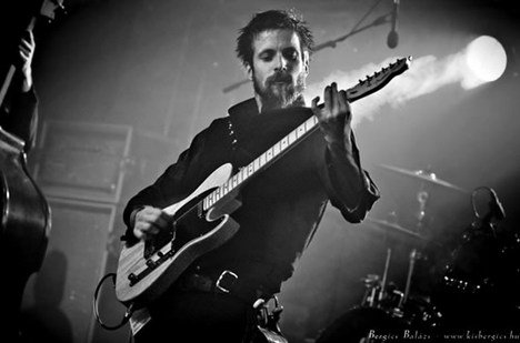 Megcsalogattuk - interjú Szabó Balázzsal - Interjúk - Fesztelen mindennapok - Fekete Dezső, Inoka Győző, Megcsalogató, Papagáj, Rostás Ottó, Suhancos, Szabó Balázs, Szabó Balázs Band, Szabó János, Szegedi Attila, 