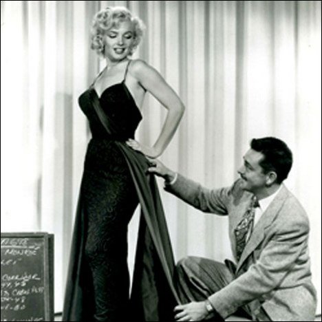 Elárverezik Marilyn Monroe híres rózsaszín ruháját - Hírek  -  - 2010, aukció, divat, Marilyn Monroe, 