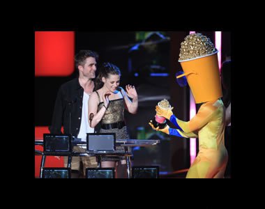 MTV Movie Awards 2010 - Fesztelen mindennapok -  - alkonyat, anna kednrick, beyoncé, kristen stewart, mtv award, mtv generation, robert pattinson, sandra bullock, 