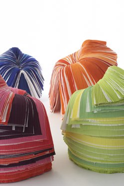 Réteges designfotel az ágy, asztal, tévé ajánlásával - Otthon & Design -  - 2010, ágy asztal tv, lakberendezés, papírfotel, 