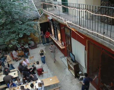 Szezon - A budai Romkocsma -  -  - Buda, Romkocsma, Szezon, szórakozóhely, 