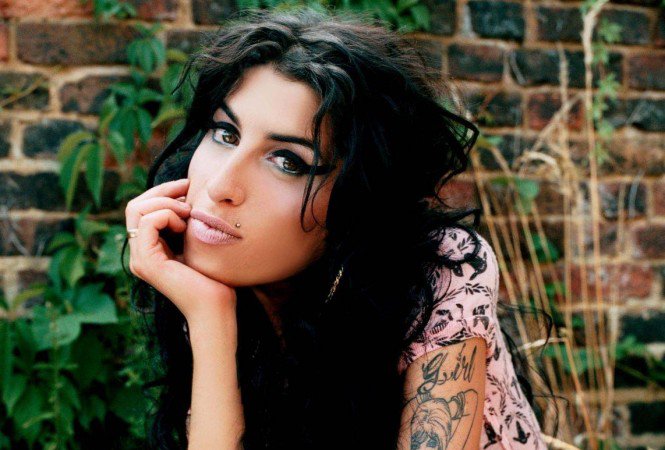Könyv készül Amy Winehouse-ról - Fesztelen mindennapok -  - Amy Winehouse, könnyű, könyv, kultúra, 