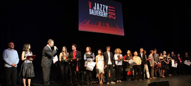 Díjeső a palotában, gitárhősök és a közönség szűnni nem akaró tapsvihara! - Fesztelen mindennapok -  - Gála, jazzy, Művészetek Palotája, V. Jazzy Dalverseny, 