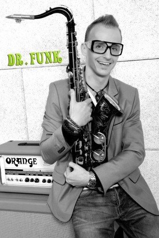 A szaxológus világa - Herold Péter gyógyító erejű muzsikája - Fesztelen mindennapok -  - A szaxológus világa, Garami Funky Staff, Herold Péter, Peet Project, zene, 