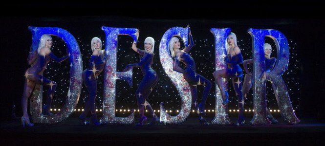 Nálunk is megőrült a párizsi ló - Fesztelen mindennapok -  - ++erotika, ++m%C5%B1v%C3%A9szet, +Crazy+Horse, meztelens%C3%A9g, 