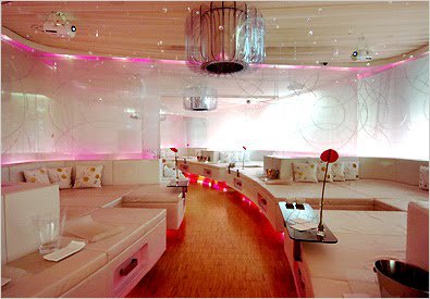 Ahol kötelező az ágyban enni - Utazás - Fesztelen mindennapok - Frankfurt, Mario Lohninger, Michelin-csillag, Sven Väth, 