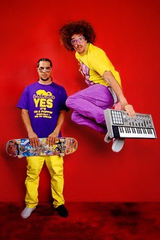 Neonparádé - Ez most komoly? - Hírek  -  - color blocking, LMFAO, neon, Nicky Minaj, Party Rock Anthem, 