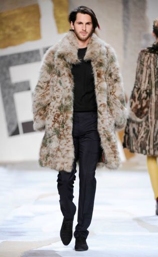 Ezek a csodálatos  Fendi bundák! - Hírek  -  - 2011 ősz - 2012 tél, divat, Fendi, Karl Lagerfeld, trend, 