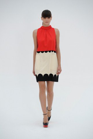 Victoria Beckham 2012-es tervei - Hírek  - Stílusiskola - 2012 tavasz, gyermekdivat, Suri Cruise, Victoria, Victoria Beckham, 