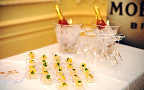 Rózsaszín pillanatok - Lezajlott az első tematikus Pezsgő Világ Est, ezúttal a roséké volt a főszerep - Fesztelen mindennapok -  - gasztronómia, pezsgő, Pezsgő Világ Est, rosé, 