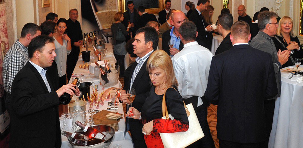 Rózsaszín pillanatok - Lezajlott az első tematikus Pezsgő Világ Est, ezúttal a roséké volt a főszerep - Fesztelen mindennapok -  - gasztronómia, pezsgő, Pezsgő Világ Est, rosé, 