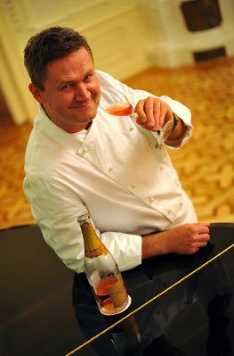 Rózsaszín pillanatok - Lezajlott az első tematikus Pezsgő Világ Est, ezúttal a roséké volt a főszerep - Fesztelen mindennapok -  - gasztronómia, pezsgő, Pezsgő Világ Est, rosé, 