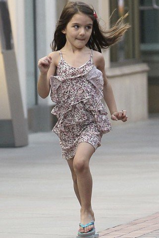 Victoria Beckham 2012-es tervei - Hírek  - Stílusiskola - 2012 tavasz, gyermekdivat, Suri Cruise, Victoria, Victoria Beckham, 