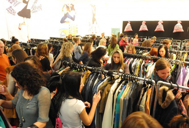 Debreczeni Zita igazi kincsre lelt - Hírek  -  - árverés, Debreczeni Zita, divat, Dukai Regina, gardróbfrissítés, 